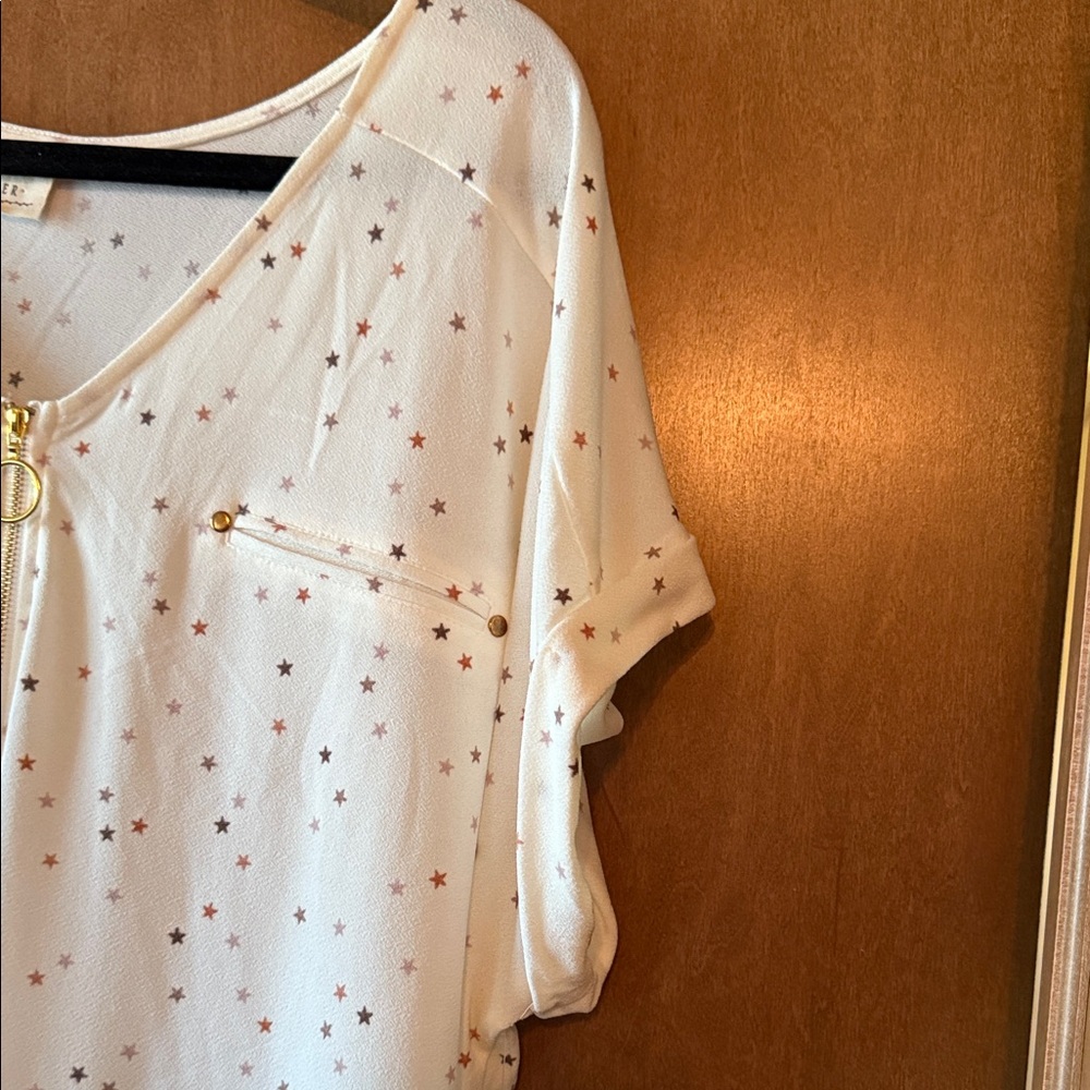 White Starred Women's Top - Picture 3 of 6